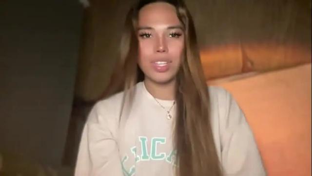 Image 2 of sweetalexa19 Stream on Chaturbate on 2 months ago
