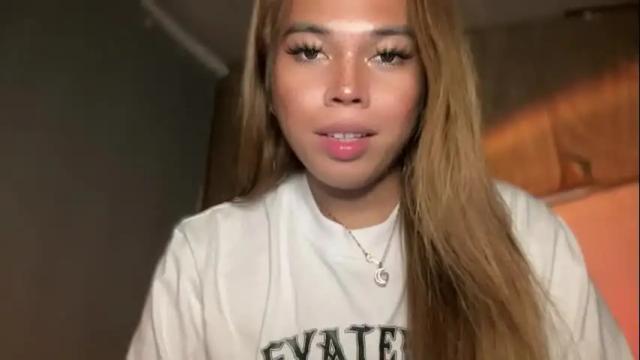 Image 2 of sweetalexa19 Stream on Chaturbate on 1 month ago