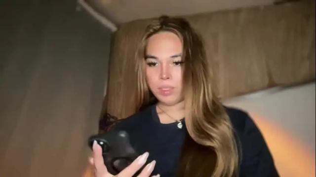Image 2 of sweetalexa19 Stream on Chaturbate on 1 month ago