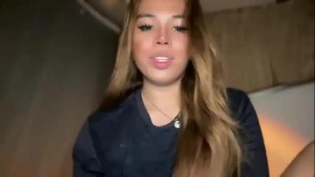 Image 4 of sweetalexa19 Stream on Chaturbate on 1 month ago