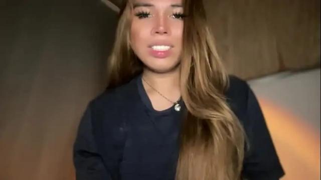 Image 6 of sweetalexa19 Stream on Chaturbate on 1 month ago