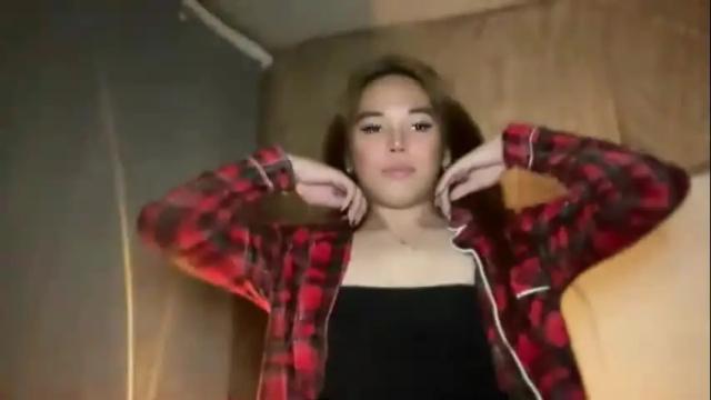 Image 7 of sweetalexa19 Stream on Chaturbate on 26 days ago