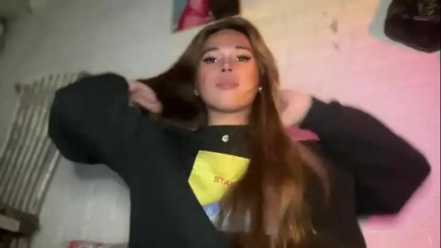 Image 3 of sweetalexa19 Stream on Chaturbate on 24 days ago