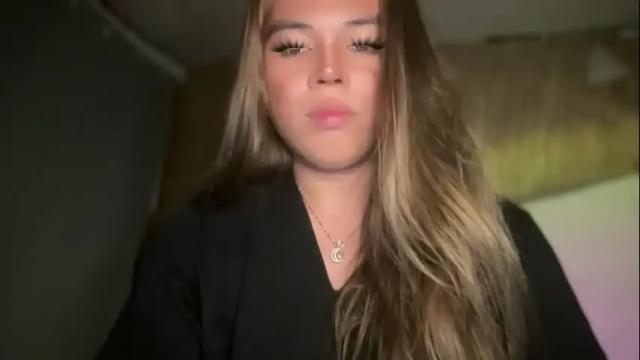Image 3 of sweetalexa19 Stream on Chaturbate on 2 months ago