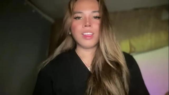 Image 4 of sweetalexa19 Stream on Chaturbate on 2 months ago