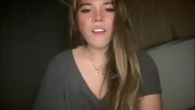 Image 4 of sweetalexa19 Stream on Chaturbate on 2 months ago
