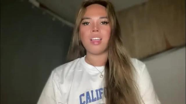 Image 2 of sweetalexa19 Stream on Chaturbate on 2 months ago