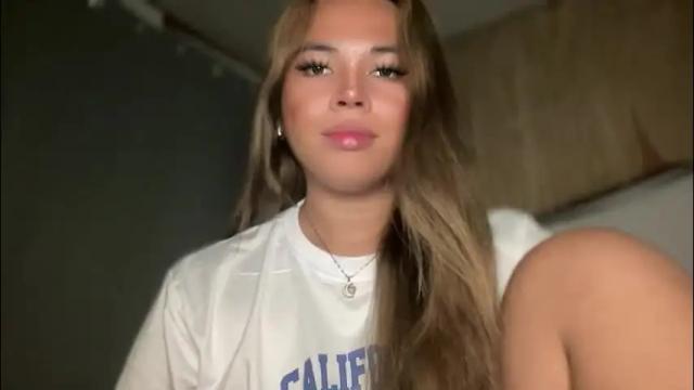 Image 4 of sweetalexa19 Stream on Chaturbate on 2 months ago