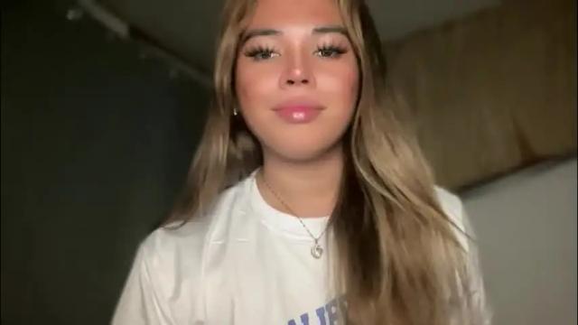 Image 7 of sweetalexa19 Stream on Chaturbate on 2 months ago