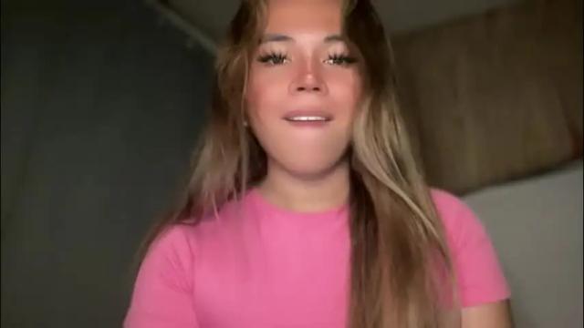 Image 2 of sweetalexa19 Stream on Chaturbate on 2 months ago