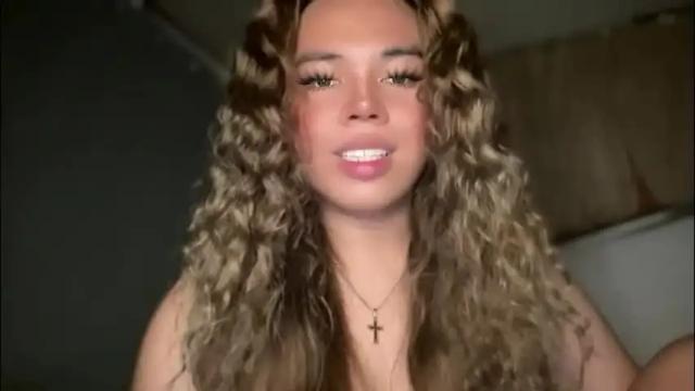 Image 12 of sweetalexa19 Stream on Chaturbate on 1 month ago