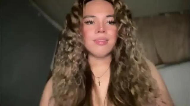 Image 3 of sweetalexa19 Stream on Chaturbate on 1 month ago