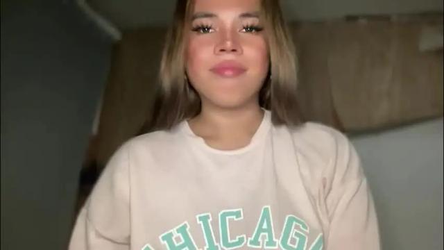 Image 3 of sweetalexa19 Stream on Chaturbate on 1 month ago