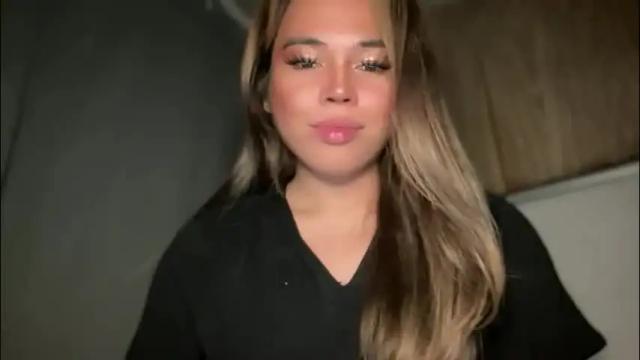 Image 4 of sweetalexa19 Stream on Chaturbate on 1 day ago