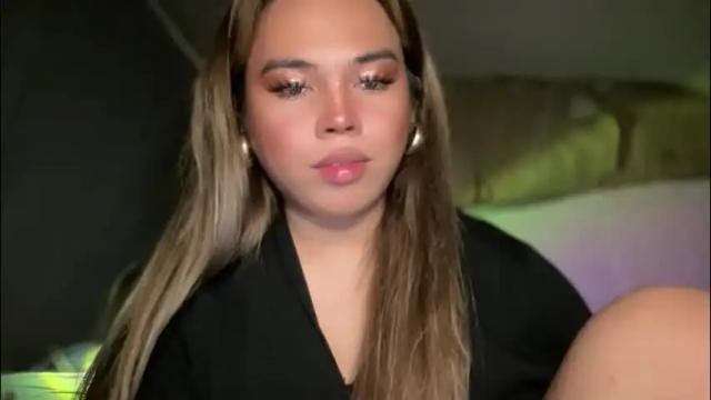 Image 2 of sweetalexa19 Stream on Chaturbate on 3 months ago