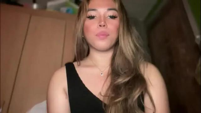 Image 10 of sweetalexa19 Stream on Chaturbate on 2 months ago