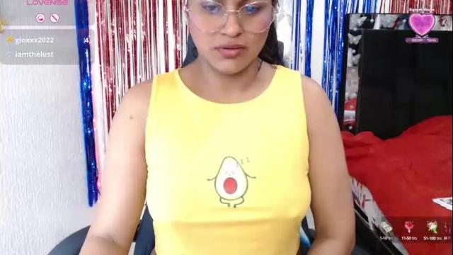 Image 6 of sweetalmaa Stream on Chaturbate on 15 days ago