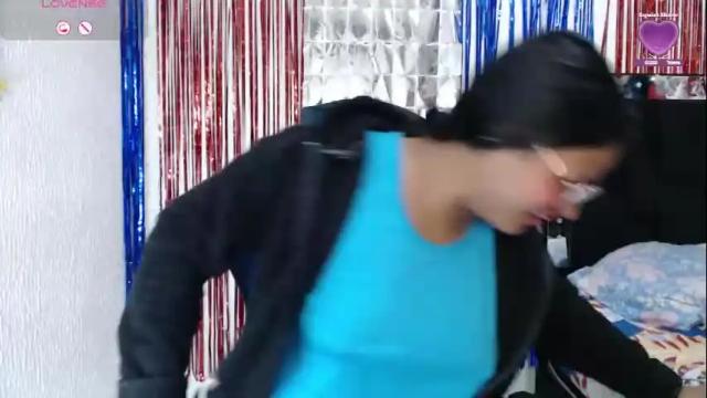 Image 4 of sweetalmaa Stream on Chaturbate on 12 days ago