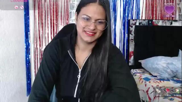 Image 4 of sweetalmaa Stream on Chaturbate on 6 days ago