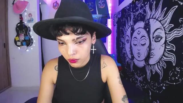 Image 12 of sweetbitter_ Stream on Chaturbate on 16 months ago