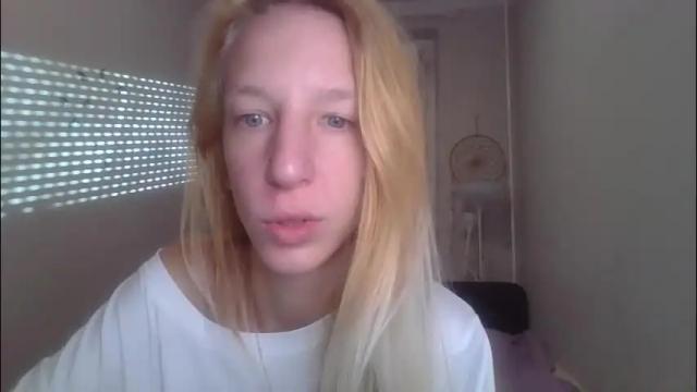 Image 4 of sweetblondye Stream on Chaturbate on 29 days ago