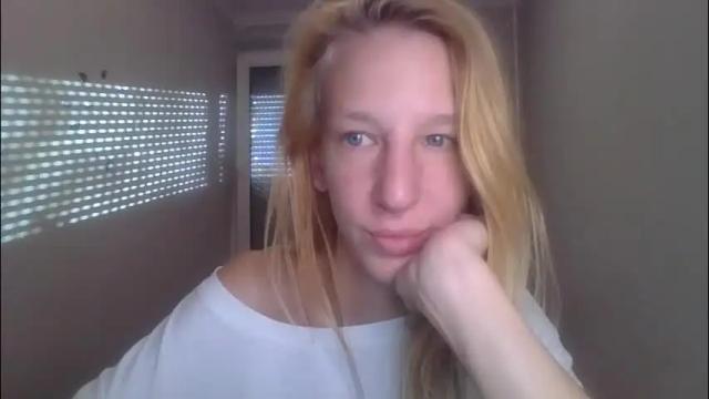 Image 6 of sweetblondye Stream on Chaturbate on 29 days ago