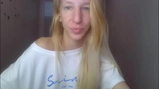 Image 11 of sweetblondye Stream on Chaturbate on 22 days ago