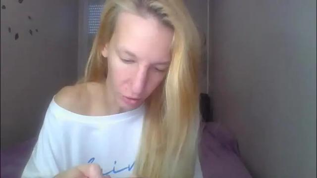 Image 12 of sweetblondye Stream on Chaturbate on 22 days ago