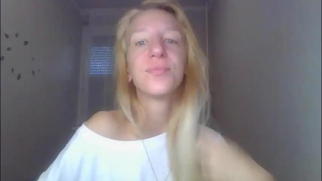 Image 2 of sweetblondye Stream on Chaturbate on 22 days ago