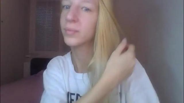 Image 2 of sweetblondye Stream on Chaturbate on 20 days ago