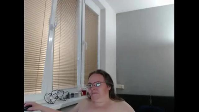 Image 4 of sweetboobs85h Stream on Chaturbate on 17 days ago