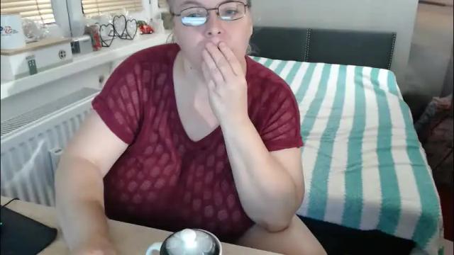 Image 3 of sweetboobs85h Stream on Chaturbate on 1 month ago