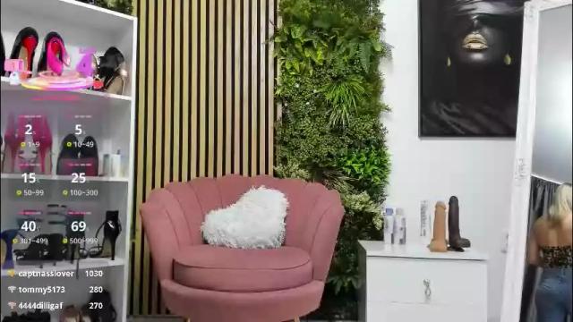 Image 3 of sweetcherry30_ Stream on Chaturbate on 23 days ago