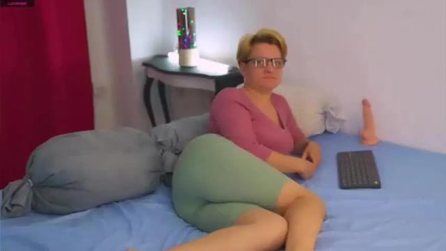 Image 3 of sweetcuplexl Stream on Chaturbate on 15 months ago