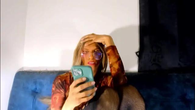 Image 3 of sweetdesaire Stream on Chaturbate on 2 months ago