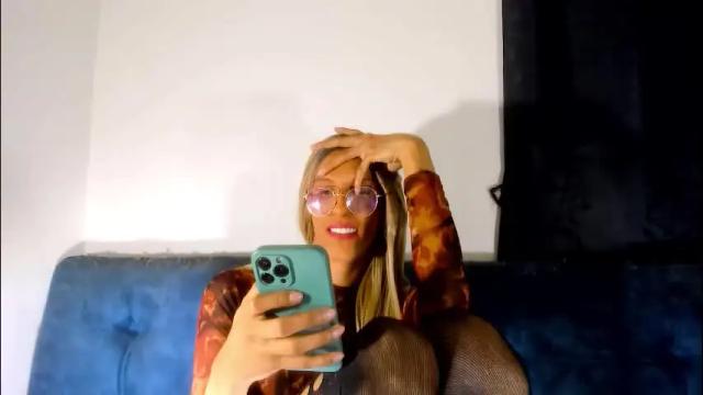 Image 8 of sweetdesaire Stream on Chaturbate on 2 months ago