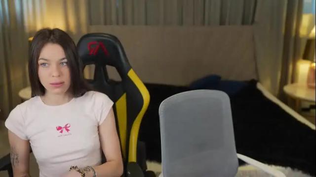 Image 4 of sweetdesiree_ Stream on Chaturbate on 1 month ago