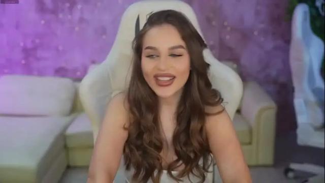 Image 3 of sweetdesiree_ Stream on Chaturbate on 1 month ago