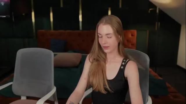 Image 8 of sweetdesiree_ Stream on Chaturbate on 14 days ago