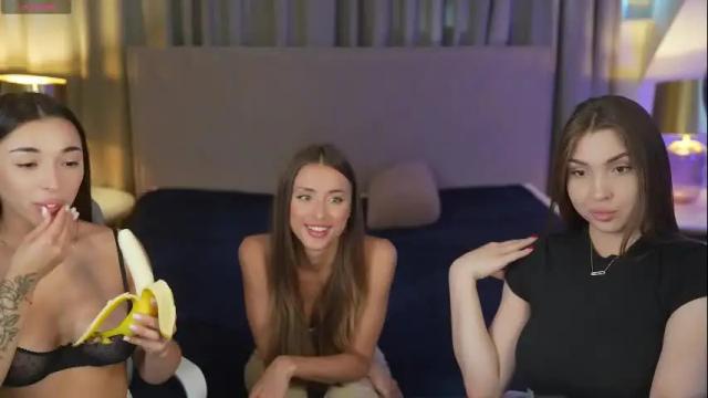 Image 10 of sweetdesiree_ Stream on Chaturbate on 1 day ago