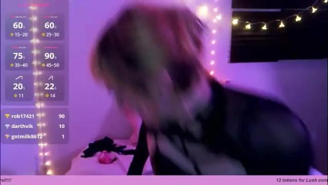 Image 4 of sweetemmarose Stream on Chaturbate on 1 month ago