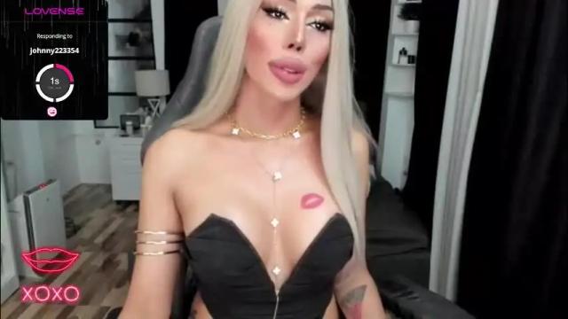 Image 4 of sweetestcandice08 Stream on Chaturbate on 27 days ago