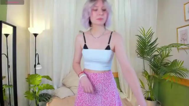 Image 2 of sweetestluna Stream on Chaturbate on 19 months ago
