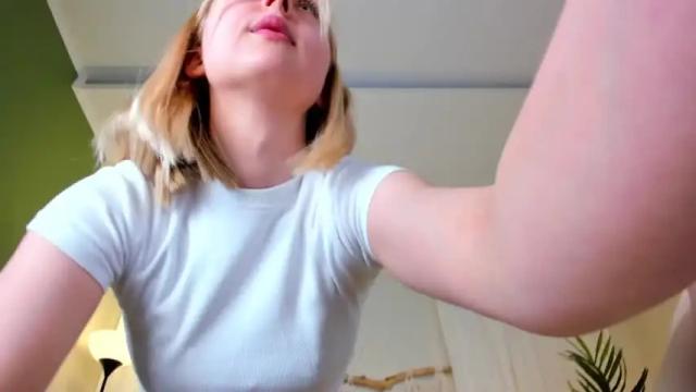 Image 4 of sweetestluna Stream on Chaturbate on 18 months ago