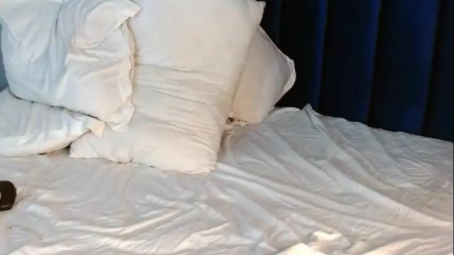 Image 10 of sweetestraincandie Stream on Chaturbate on 1 month ago