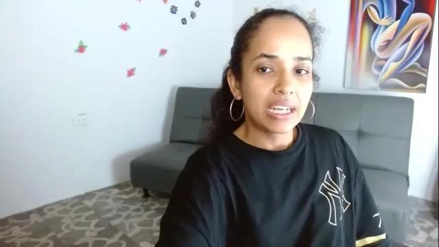 Image 2 of sweetfinesss Stream on Chaturbate on 21 months ago