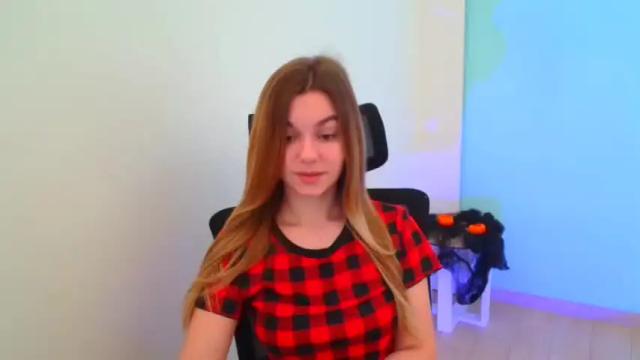 Image 2 of sweetfoyou Stream on Chaturbate on 17 months ago