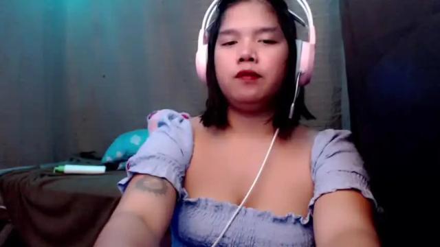 Image 3 of sweetgirl_jen Stream on Chaturbate on 15 months ago