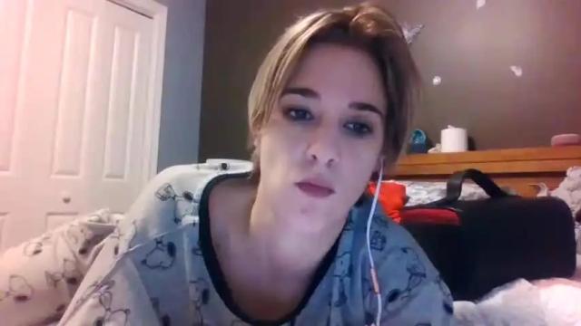 Image 2 of sweetiegirl001 Stream on Chaturbate on 17 months ago