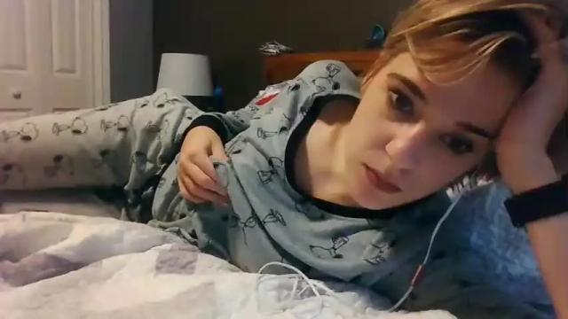 Image 4 of sweetiegirl001 Stream on Chaturbate on 17 months ago